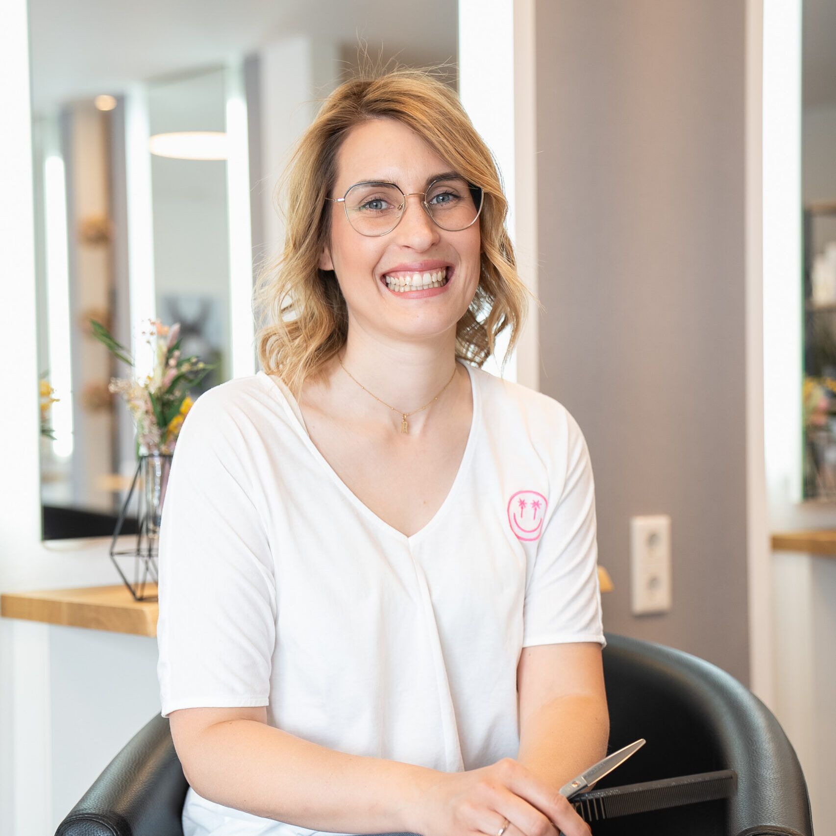Meli, Friseurmeisterin